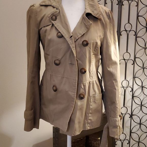 Avant Premier short tan trench coat, 38, belted - Picture 1 of 7